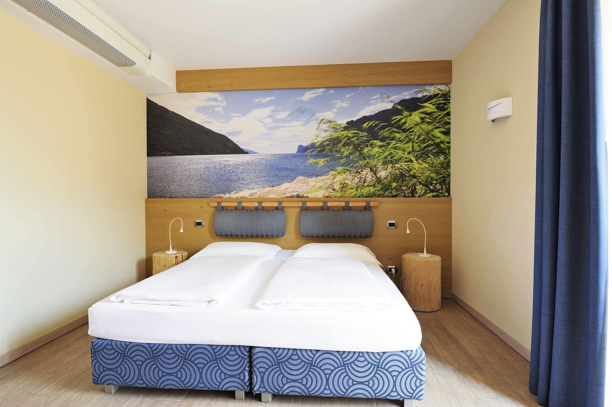 Eco Hotel Bonapace Torbole Sul Garda Exterior foto