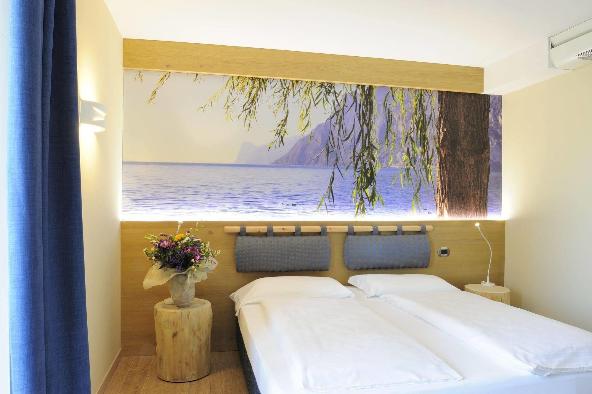 Eco Hotel Bonapace Torbole Sul Garda Exterior foto